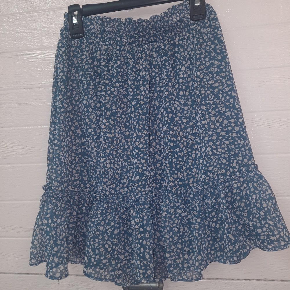 Lauren Conrad ladies skirt